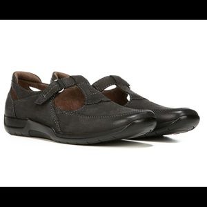 Black Leather Laurie Flat by Naturalizer size 8 w